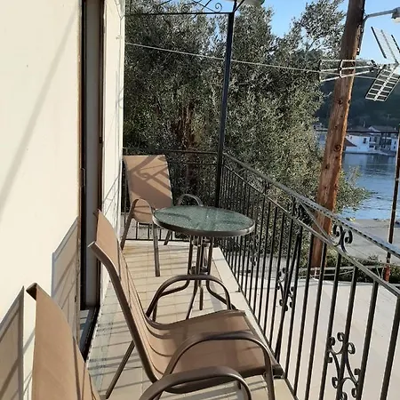 Chiona΄s By The Sea Semesterbostad