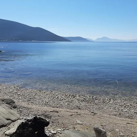 Chiona΄s By The Sea Paleo Trikeri