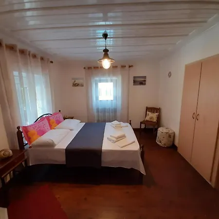 Chiona΄s By The Sea Paleo Trikeri