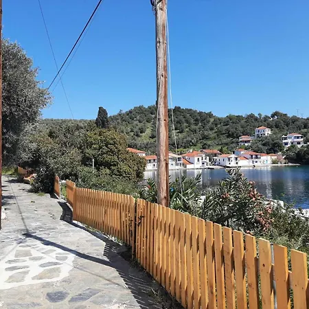 Chiona΄s By The Sea *