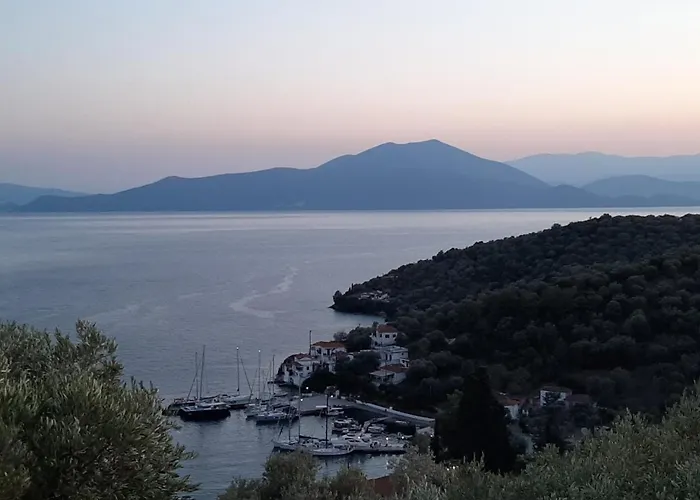 Chiona΄s By The Sea