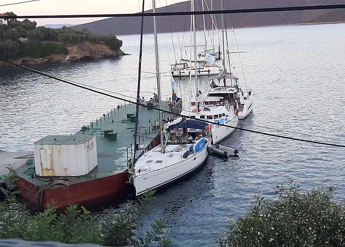 Chiona΄s By The Sea *